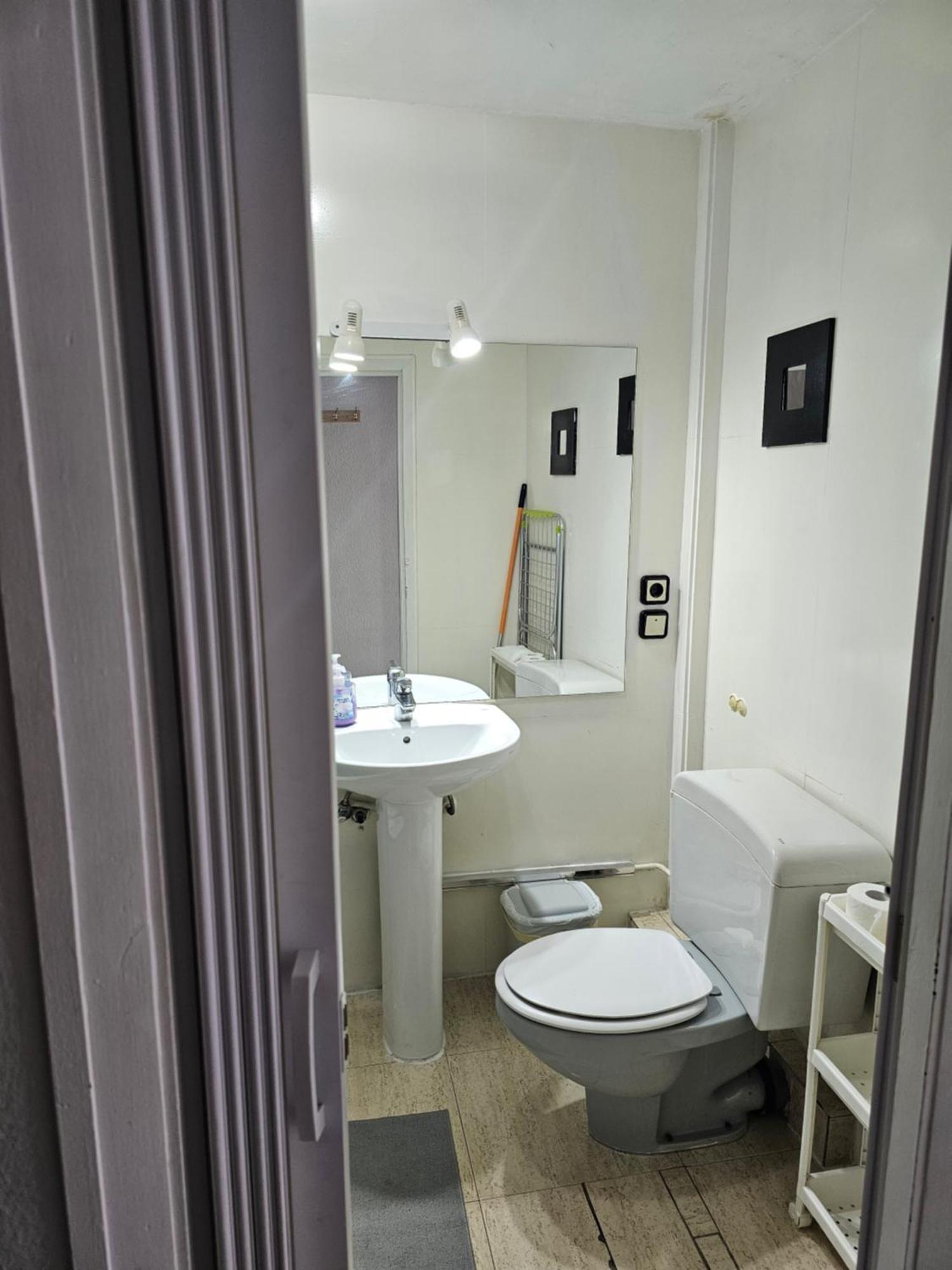 Apartamento Estudio Doble Con Balcon En Centro *